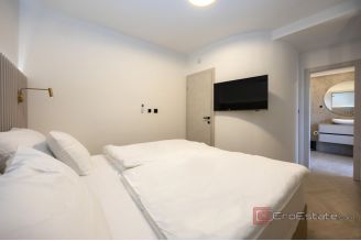 020 2022 417 Makarska Detached house with sea view for sale