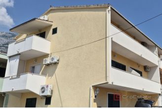 020 2047 14 Makarska Apartment house for sale
