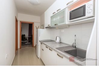 020 2047 14 Makarska Apartment house for sale