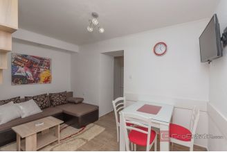 020 2047 14 Makarska Apartment house for sale