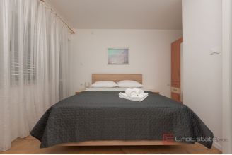 020 2047 14 Makarska Apartment house for sale