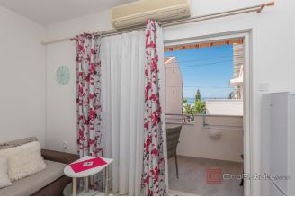 020 2047 14 Makarska Apartment house for sale