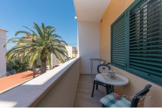 020 2047 14 Makarska Apartment house for sale