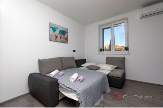 013 2045 20 split center two apartment units for sale