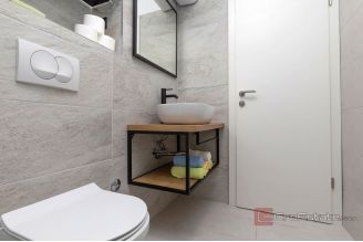 013 2045 20 split center two apartment units for sale
