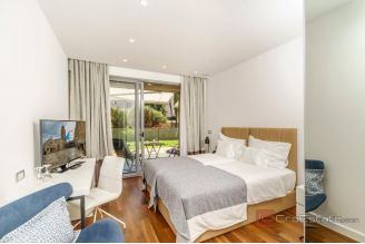 014 2045 21 Split Modern hotel with pool for sale