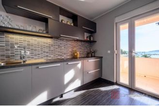 009 2043 120 Primosten house in first row to the sea for sale