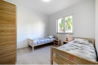 009 2043 120 Primosten house in first row to the sea for sale