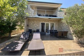 012 2041 82 Pasman House in the first row to the sea for sale