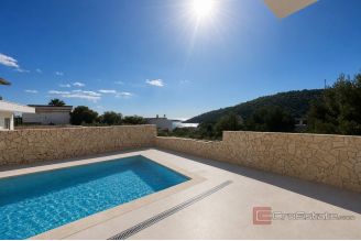007 2044 12 Rogoznica Apartment with pool sea view for sale