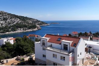 007 2044 12 Rogoznica Apartment with pool sea view for sale