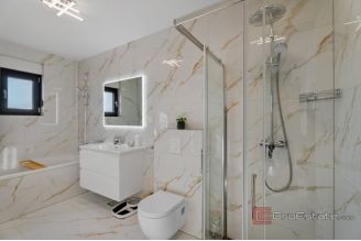 019 2022 418 Kastela Luxury penthouse with a panoramic view of the sea for sale1
