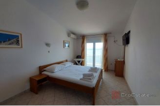 015 2026 110 Omis Hotel with sea view for sale