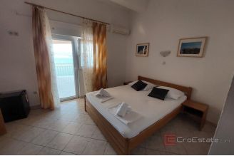015 2026 110 Omis Hotel with sea view for sale