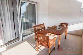 012 2036 106 Split area beautiful sunny apartment for rent