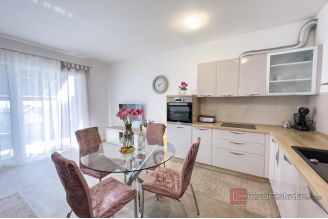 012 2036 106 Split area beautiful sunny apartment for rent