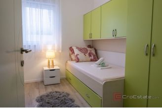 012 2036 106 Split area beautiful sunny apartment for rent