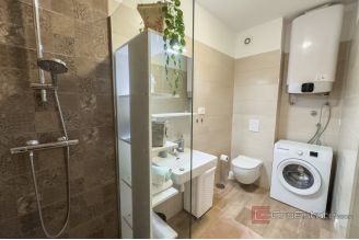 012 2036 106 Split area beautiful sunny apartment for rent