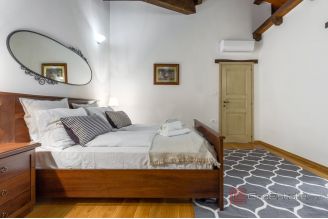 017 1024 07 Pazin Indigenous stone house with swimming pool for sale