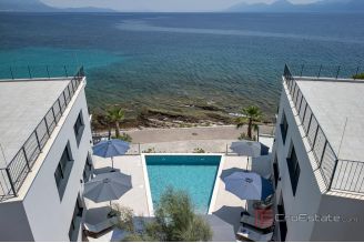 017 2048 17 Hvar Apartment in the first row to the sea for sale