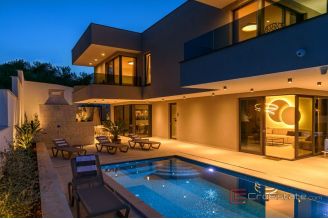 020 2021 385 trogir luxury villa with sea view for sale