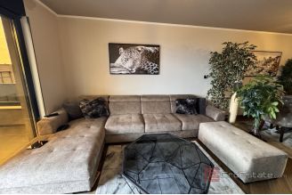 016 2036 107 Split area Three bedroom penthouse with a sea view for sale