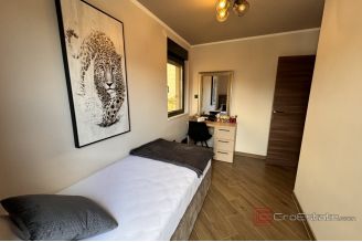 016 2036 107 Split area Three bedroom penthouse with a sea view for sale