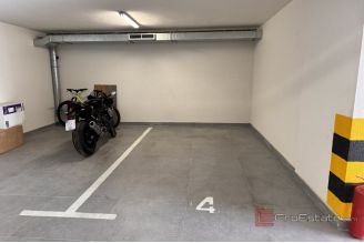 016 2036 107 Split area Three bedroom penthouse with a sea view for sale