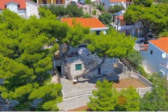 005 2021 389 Omis house first row to the sea for sale