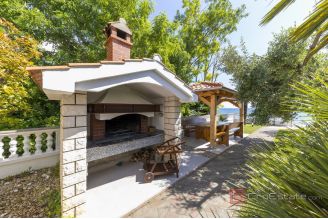 020 2021 390 zadar house in first row to the sea for sale