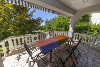 020 2021 390 zadar house in first row to the sea for sale