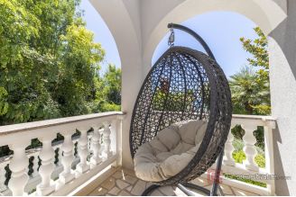 020 2021 390 zadar house in first row to the sea for sale