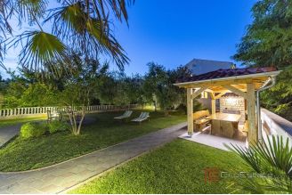 020 2021 390 zadar house in first row to the sea for sale