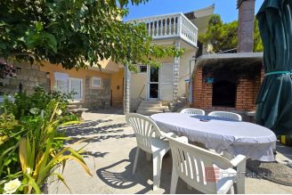 012 2029 79 Split area Semi detached house first row to the sea for sale