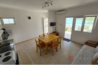 012 2029 79 Split area Semi detached house first row to the sea for sale