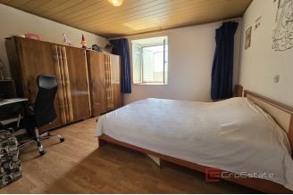 012 2029 79 Split area Semi detached house first row to the sea for sale