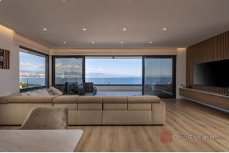 014 1024 10 Opatija Luxurious penthouse in the center for sale