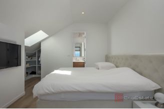014 1024 10 Opatija Luxurious penthouse in the center for sale