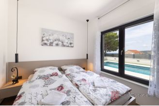020 2047 17 Trogir Luxurious villa with three residental units for sale