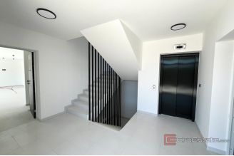 010 2044 24 Primosten Luxury apartment with sea view sale