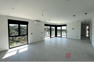 010 2044 24 Primosten Luxury apartment with sea view sale