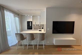 015 2035 160 Split Bol Luxurious three bedroom apartment for rent