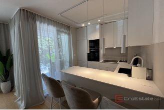 015 2035 160 Split Bol Luxurious three bedroom apartment for rent