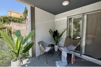 015 2035 160 Split Bol Luxurious three bedroom apartment for rent