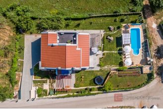 013 2016 619 Split area Spacious rural villa with pool for sale