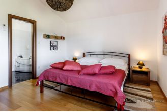 013 2016 619 Split area Spacious rural villa with pool for sale