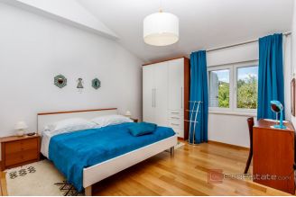 013 2016 619 Split area Spacious rural villa with pool for sale