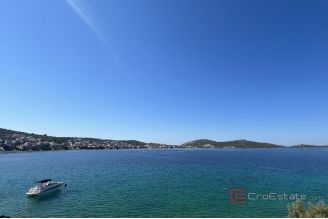 012 2046 19 Rogoznica House in the first row to the sea for sale