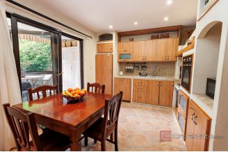 017 2045 24 Split Mejasi Three bedroom apartment with spacious courtyard for sale