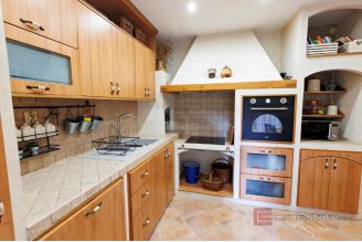 017 2045 24 Split Mejasi Three bedroom apartment with spacious courtyard for sale